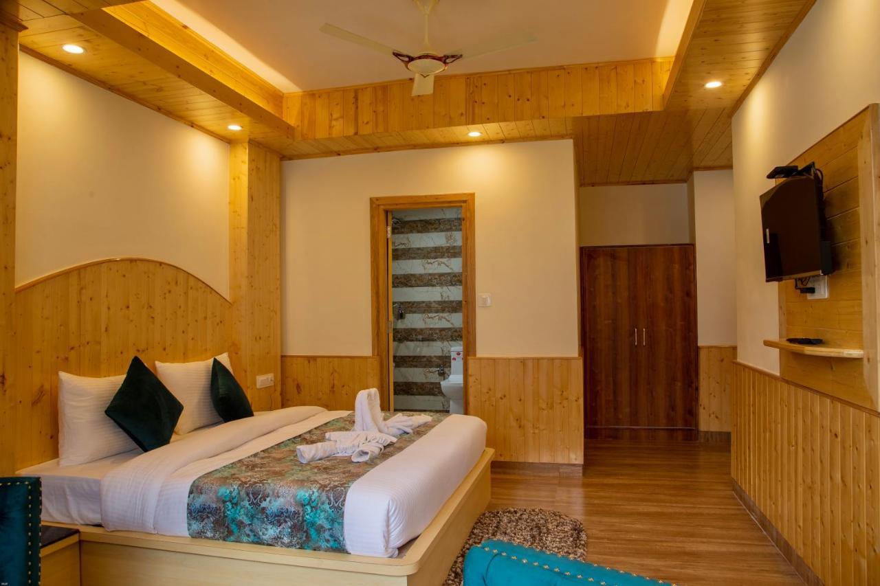 North Deodar Avenue, Manali Bagian luar foto